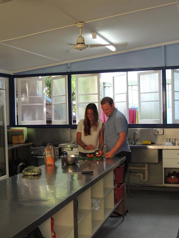 Reef Lodge Backpackers Townsville Eksteriør bilde
